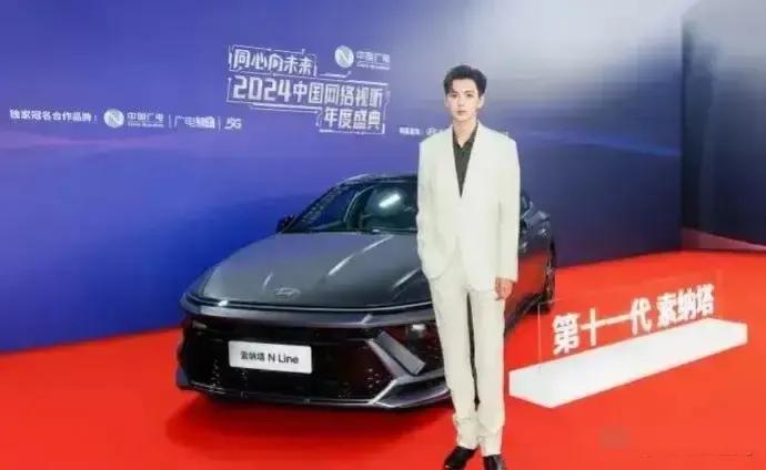 据说，现在买车，
50%——买油混车，
30%——买纯油车，
20%——买纯电车