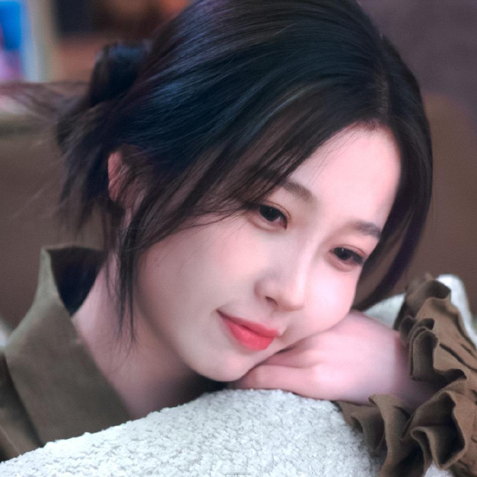 好想捏捏虞书欣小脸🤏🏻 