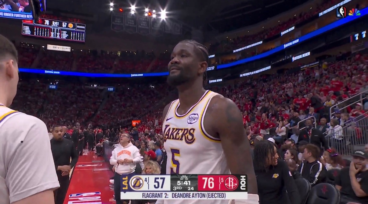 杜兰特向艾顿挥手道别艾顿被驱逐