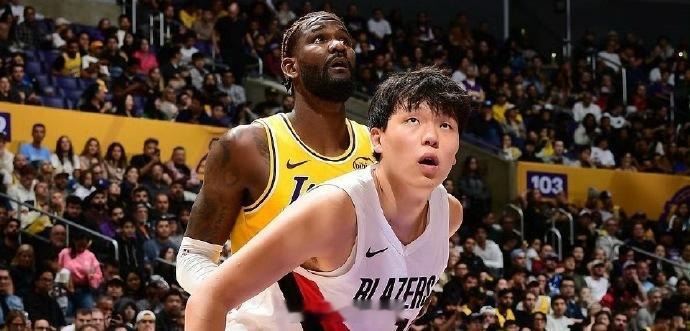 杨瀚森前四场常规赛表现如出一辙：进攻端特点无法展现，防守端经常被对手针对。这场对