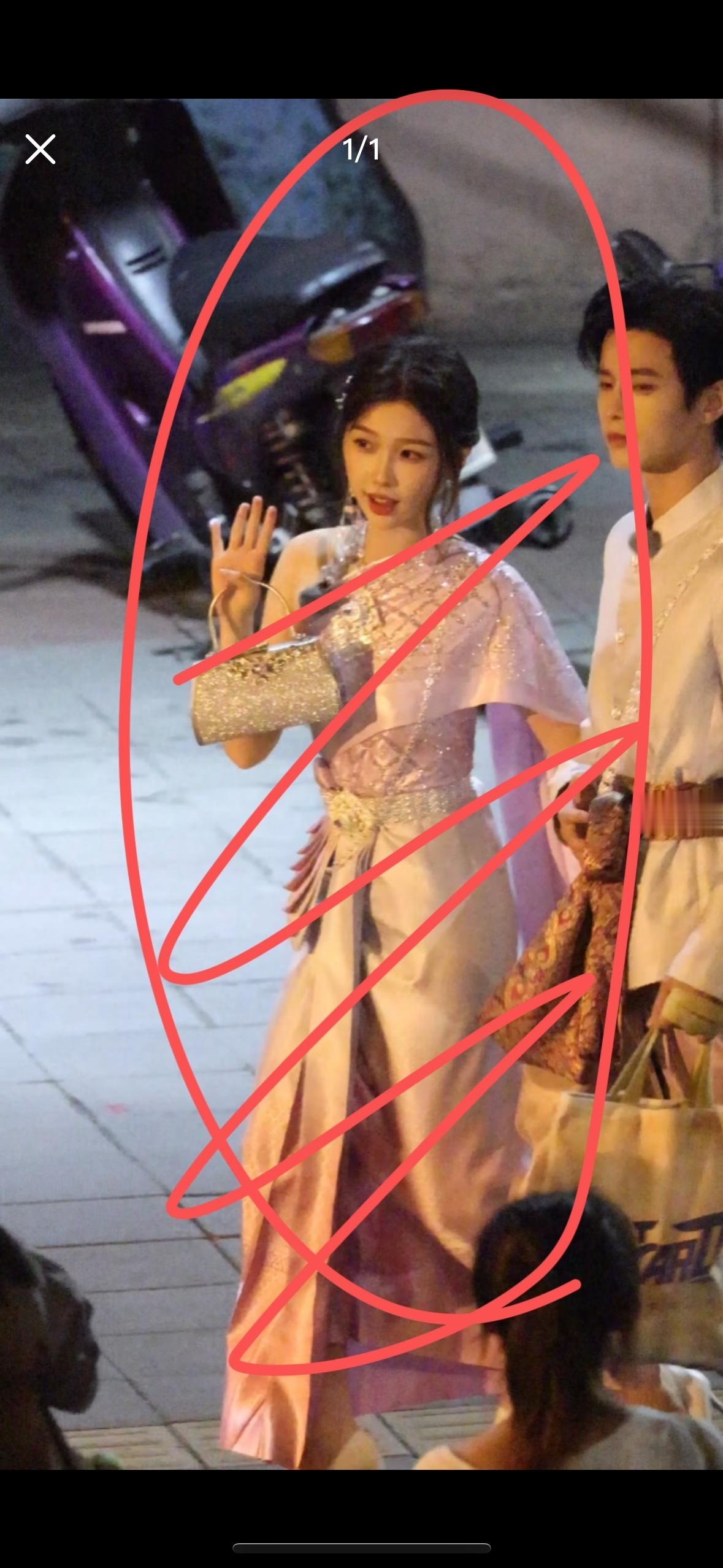 哇塞！？这个衣服是🇹🇭传统服装吗？[流鼻血] ​​​
