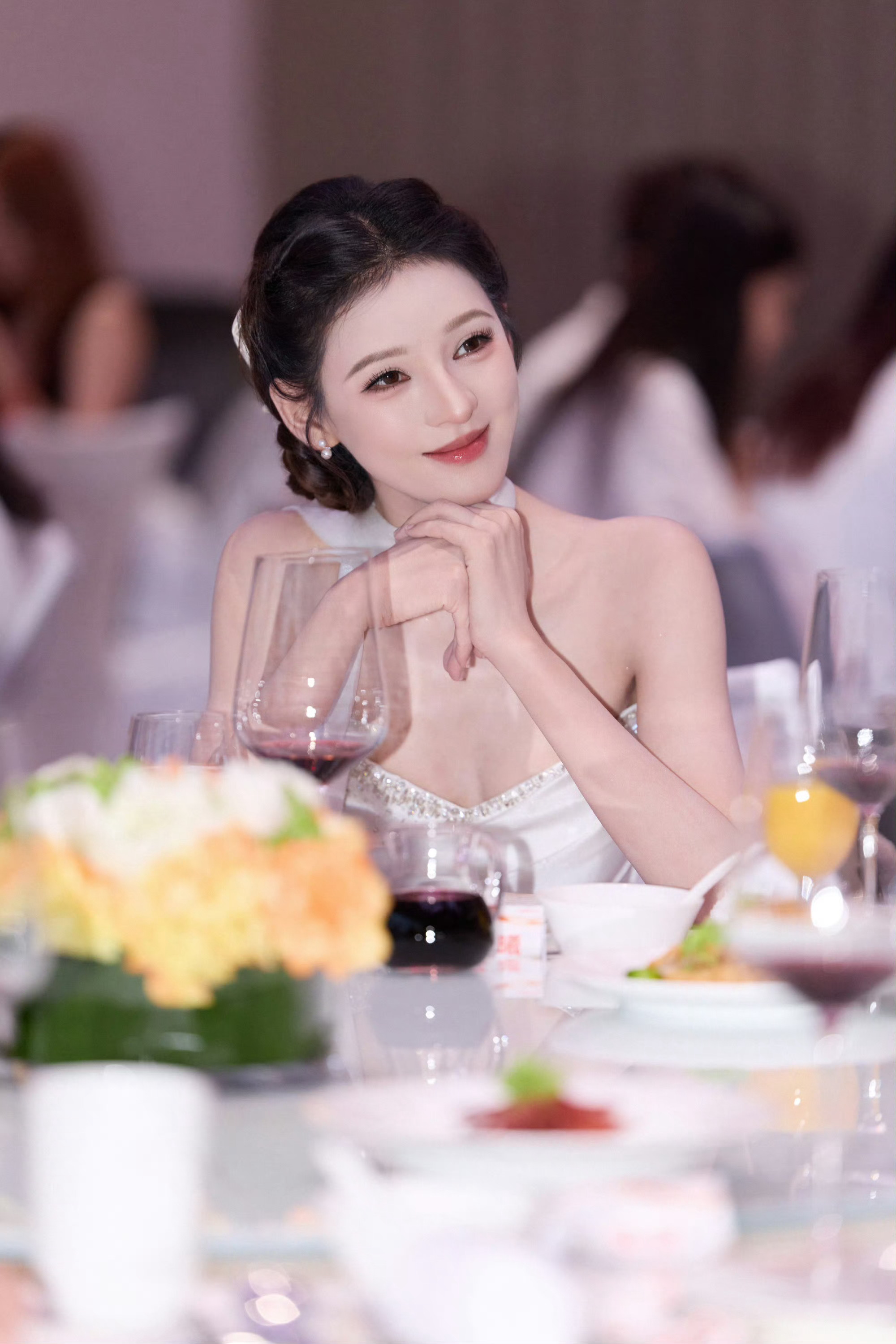 张予曦天赐的声音 丨张予曦伦敦合伙人 风会奔赴山海，云会漂泊远方，而我会一直为这