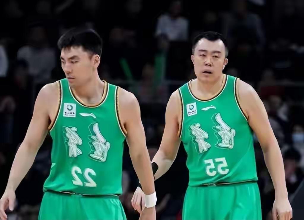 35岁周鹏——下赛季第20个赛季；

35岁李晓旭——下赛季第19个赛季；

3