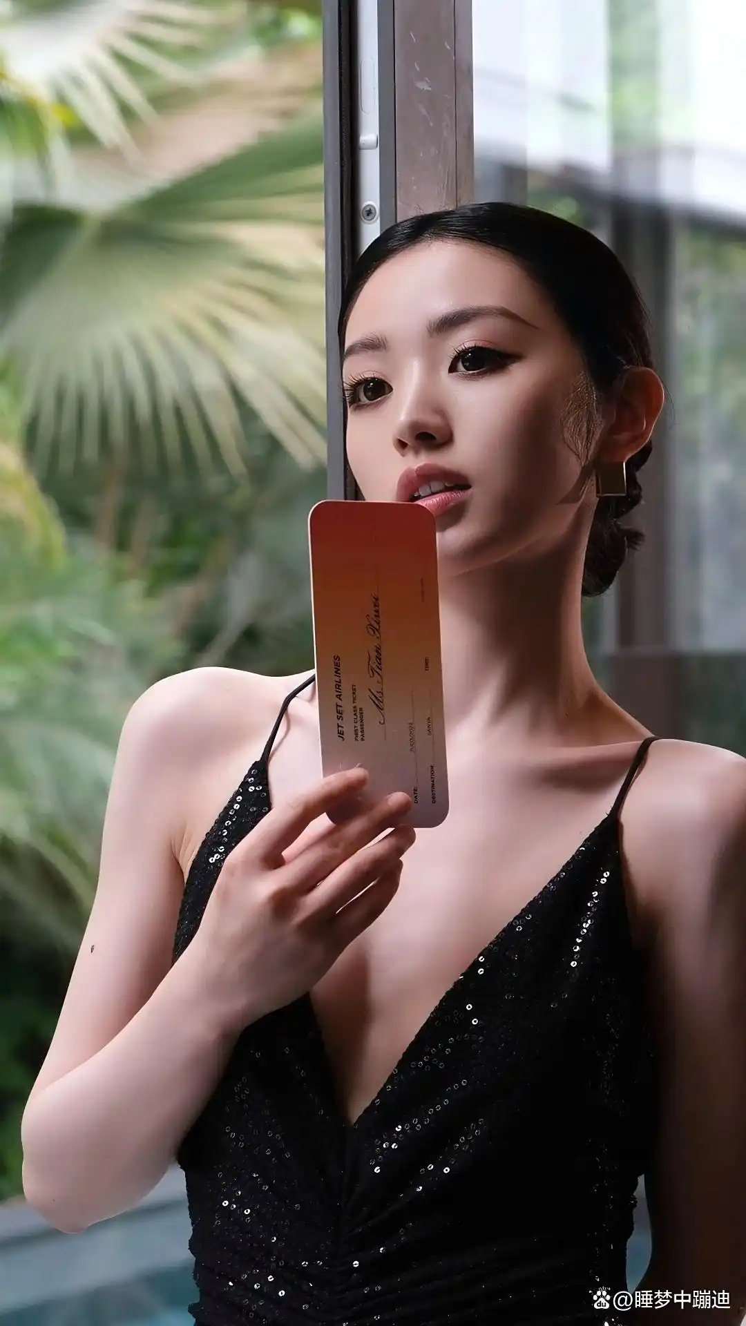 田曦薇早期走这种风格啊 差别太大了吧 ​​​