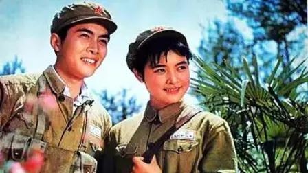 七律三首：妹妹找哥泪花流

其一
别时柳色映征鞍，梦里声声唤阿瞒
路隔千山寻旧迹