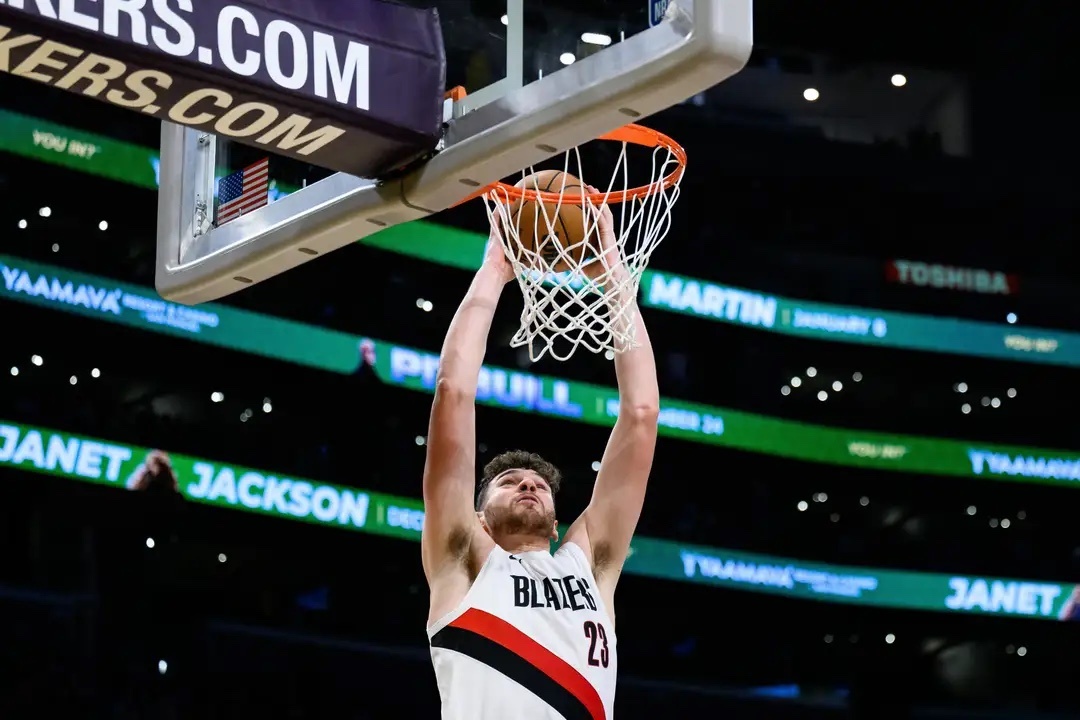 NBA常规赛，开拓者125-117战胜鹈鹕。赛后，开拓者球员克林根接受了采访。问