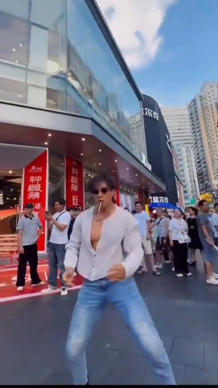 夜深人在哪？
