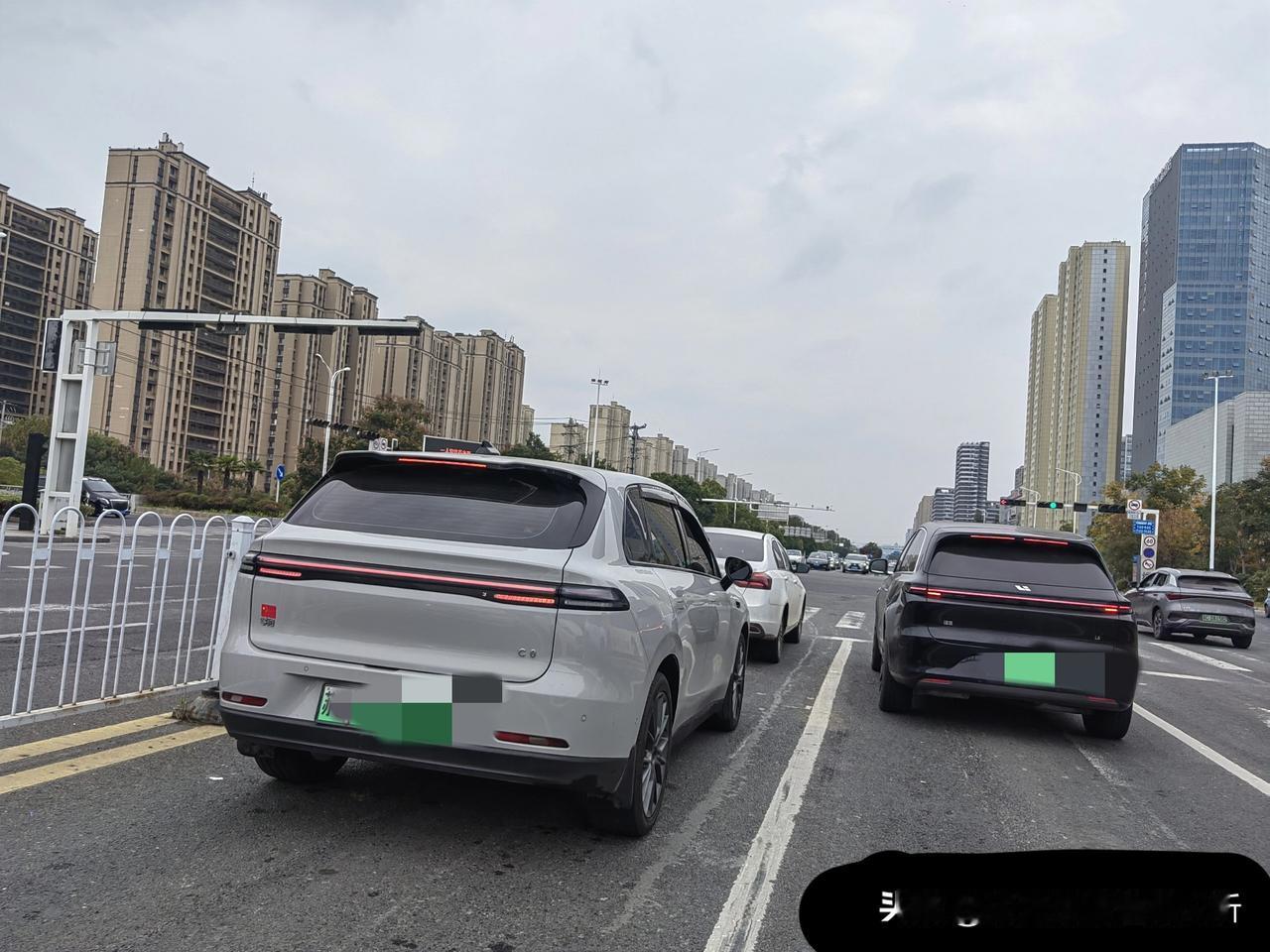 零跑车屁股没有理想车屁股好看，前脸更是完败