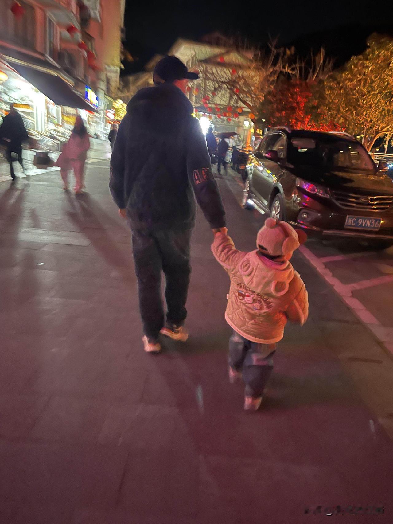 劝所有姐妹结婚要三思，不要为结婚而结婚，我跟我老公是通过亲戚介绍认识的，那时我已