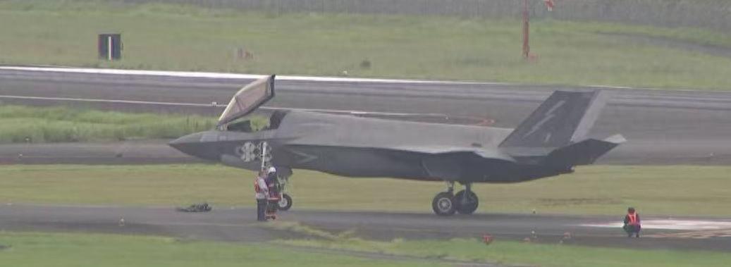 英国丢人现眼，F-35B战机再次迫降外国，当垃圾到处乱扔？

8月10日上午，一