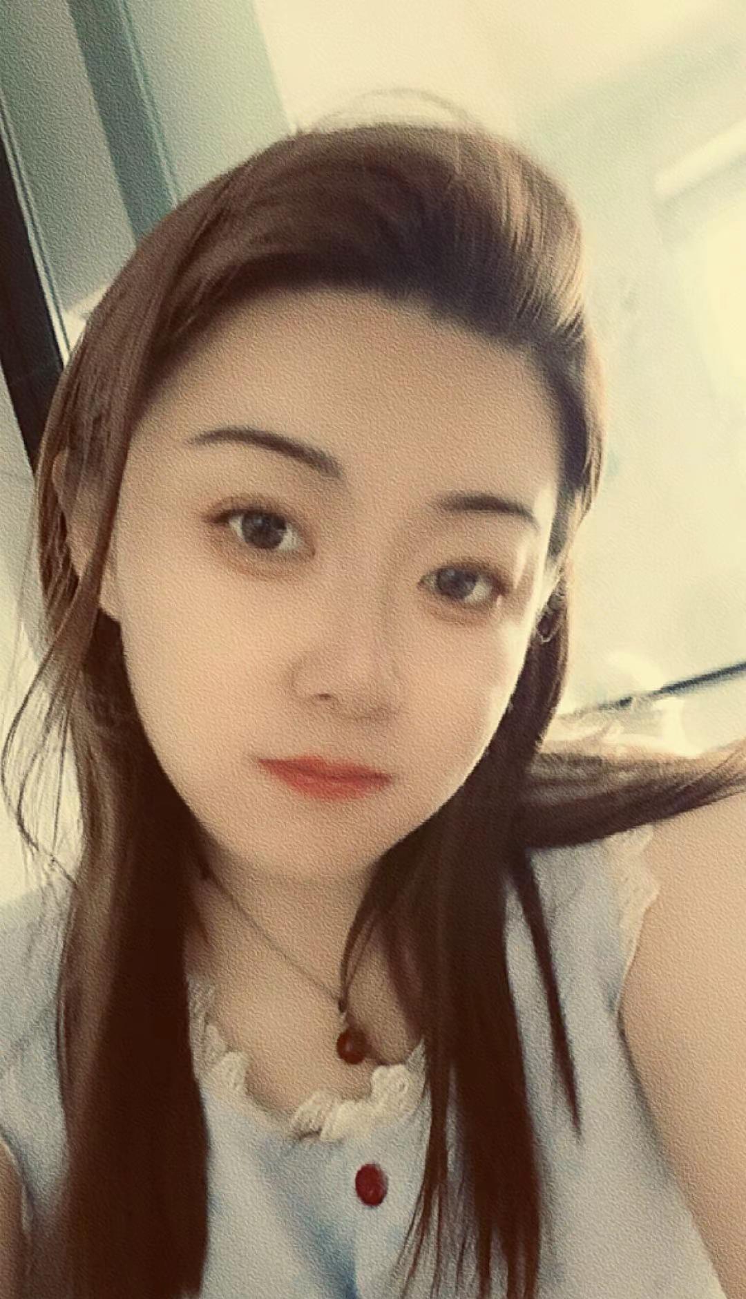 谁都可以轻视我，打压我，否定我，但我得瞧得起自己，这句话干掉了我所有的负面情绪