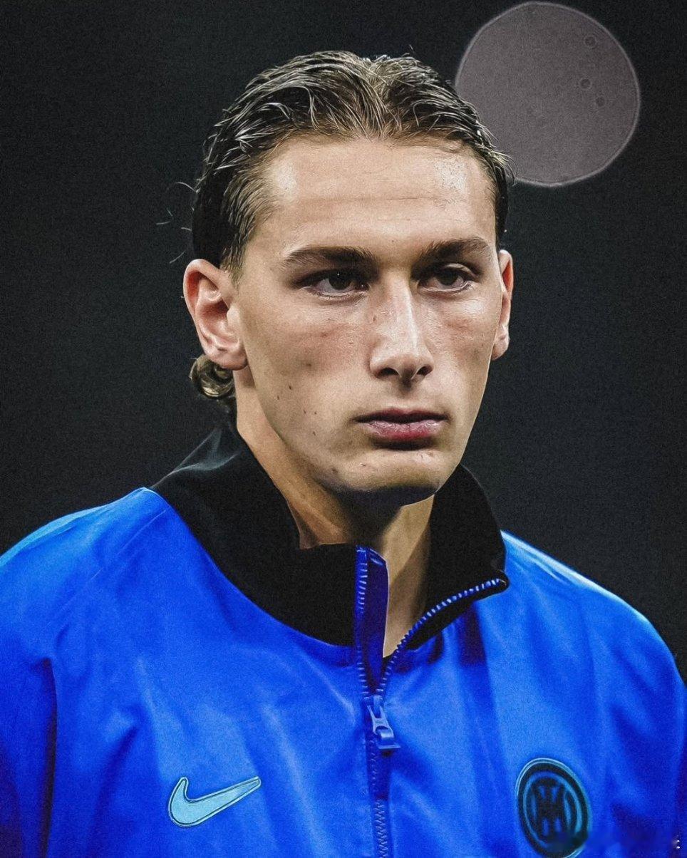 皮奥经纪人：阿森纳传闻？皮奥深爱国际米兰，未来十年他都会在国际米兰。💙🖤国际