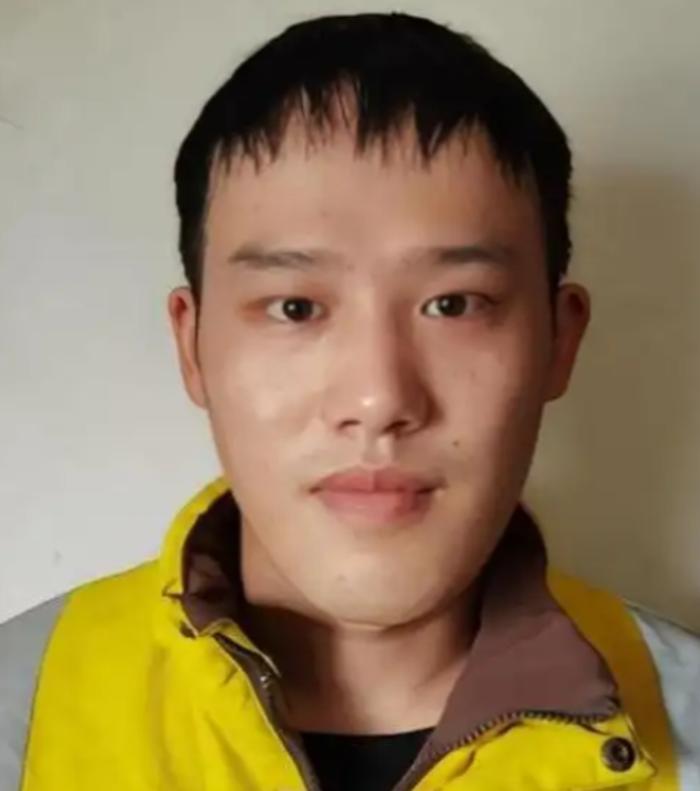 杭州，21岁外卖员叶阳辉接到了一单特殊的配送。订单备注栏里只写了七个字："别放门