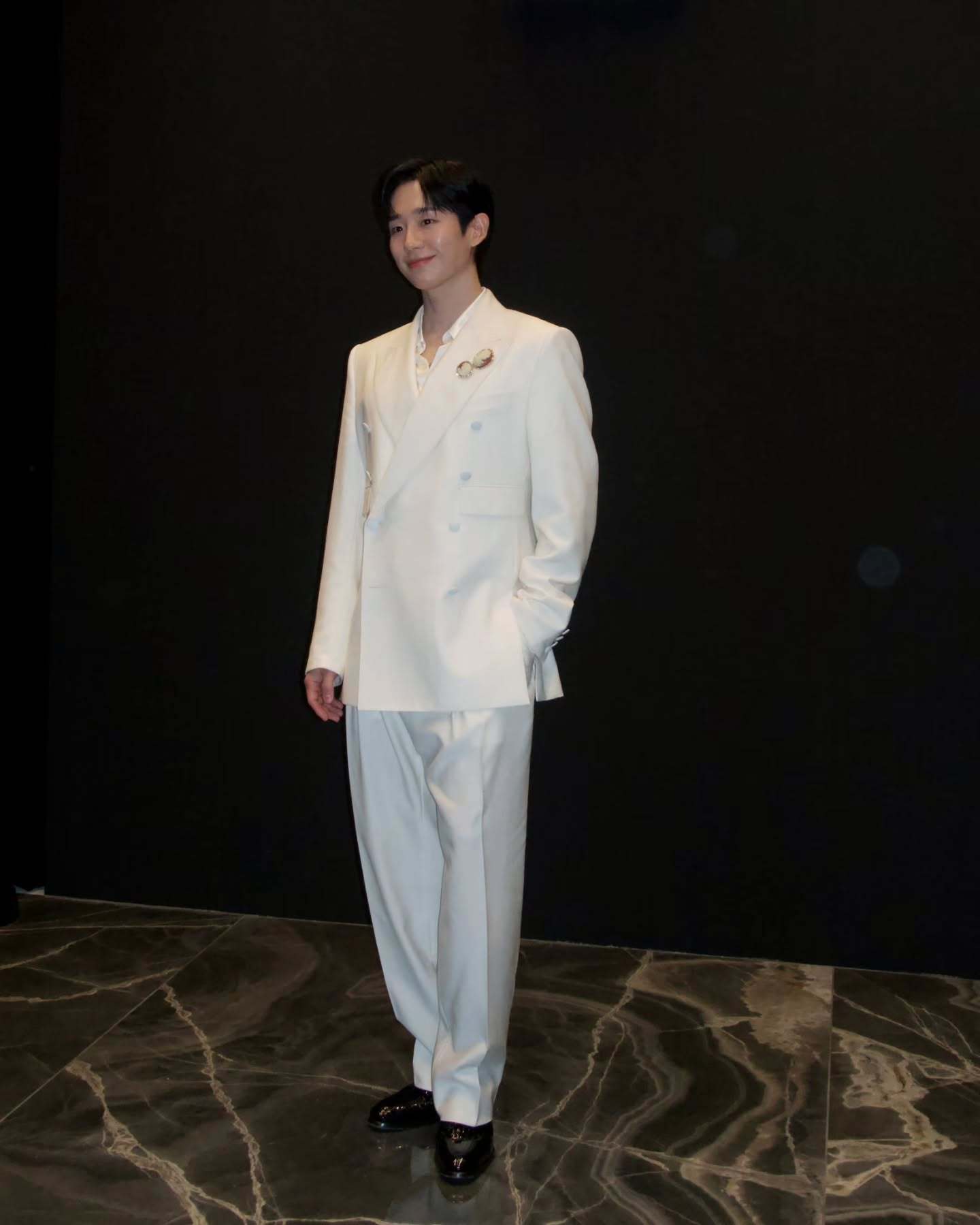 丁海寅丁海寅｜holyhaein IG更新✨参加米兰时装周D&G秀🎉丁海寅米兰