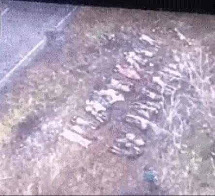 乌军彻底杀疯，子母弹、无人机24小时不间断轰炸红军城，想要把俄军主力埋葬！

新