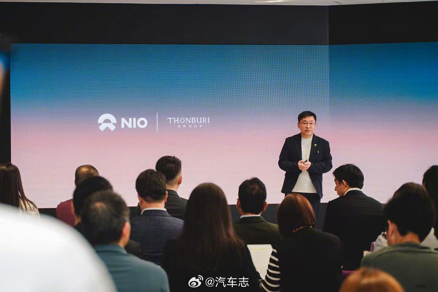 哇！小虫子出海🎉FIRFLY萤火虫全球首个海外独立门店亮相泰国曼谷🇹🇭前段