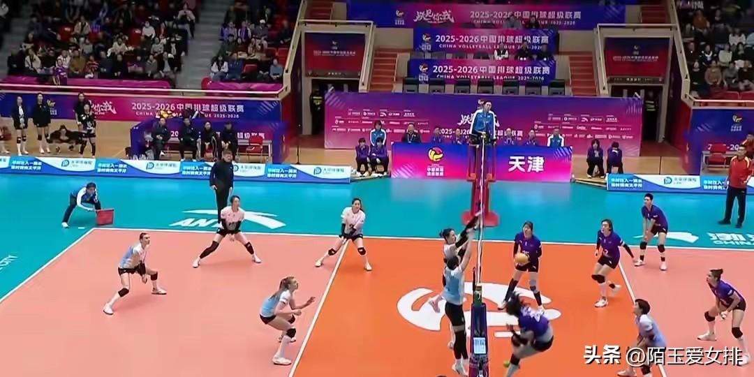 女子排超联赛季后赛四强形势基本明显：
排超联赛季后赛已经打完了两轮比赛
现在晋级