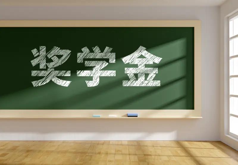 5月2日山东，情侣专升本斩获76万元奖学金，女生是本届学员 ，男生是往届学员，培