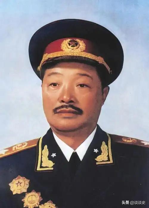 1963年，贺龙独子贺鹏飞高考失利，与心仪的清华大学机械系失之交臂。

熟悉当年