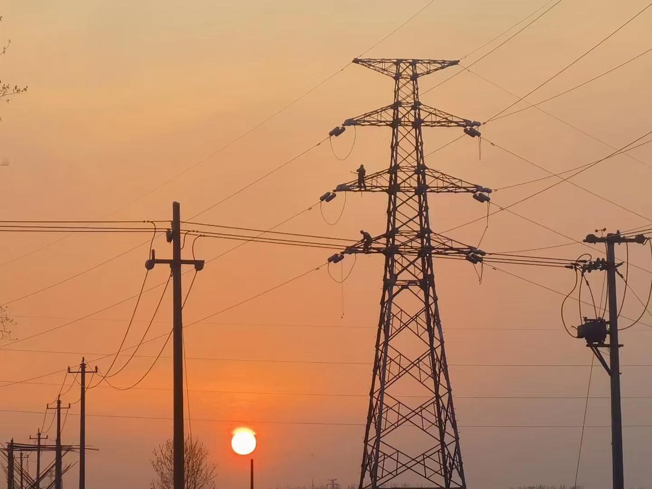 现在很多人觉得特高压技术好像不怎么样，那是因为中国把它给造出来了！
 
事实上，