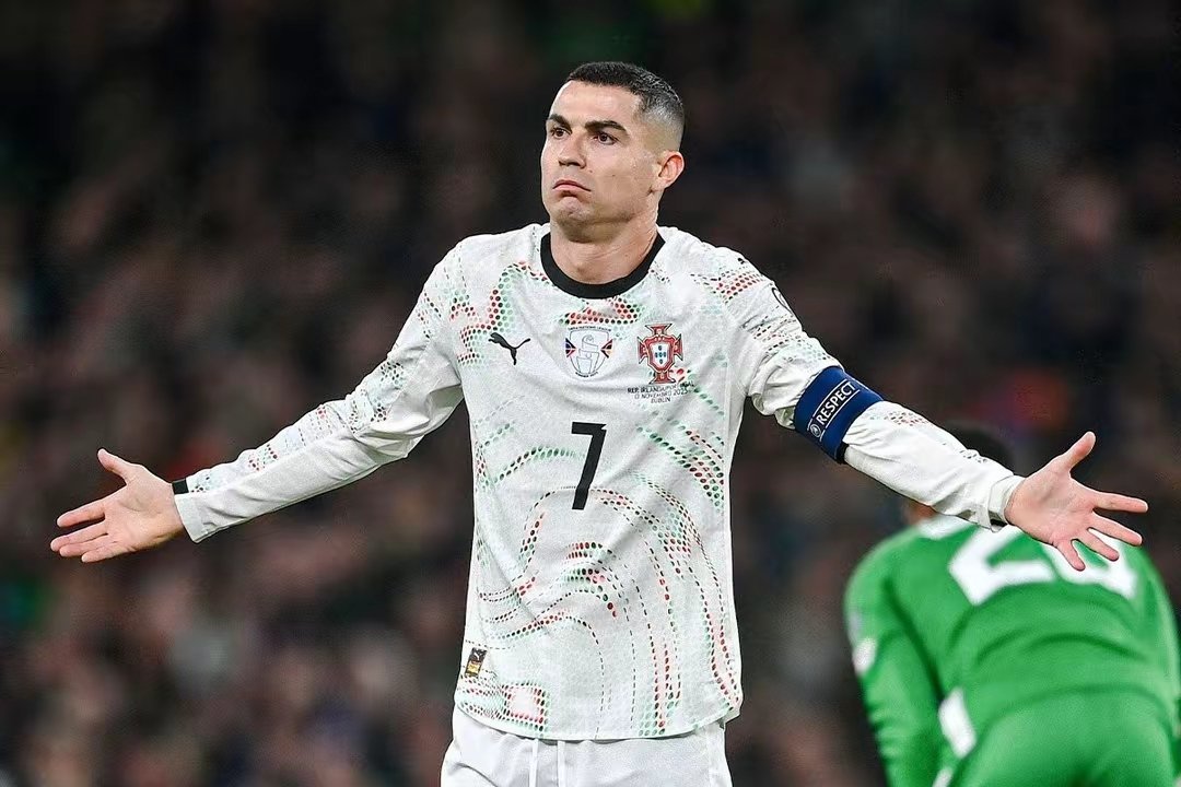 TA：C罗可能会被追加处罚，或将因此错过世界杯正赛 北京时间11月14日，世界杯