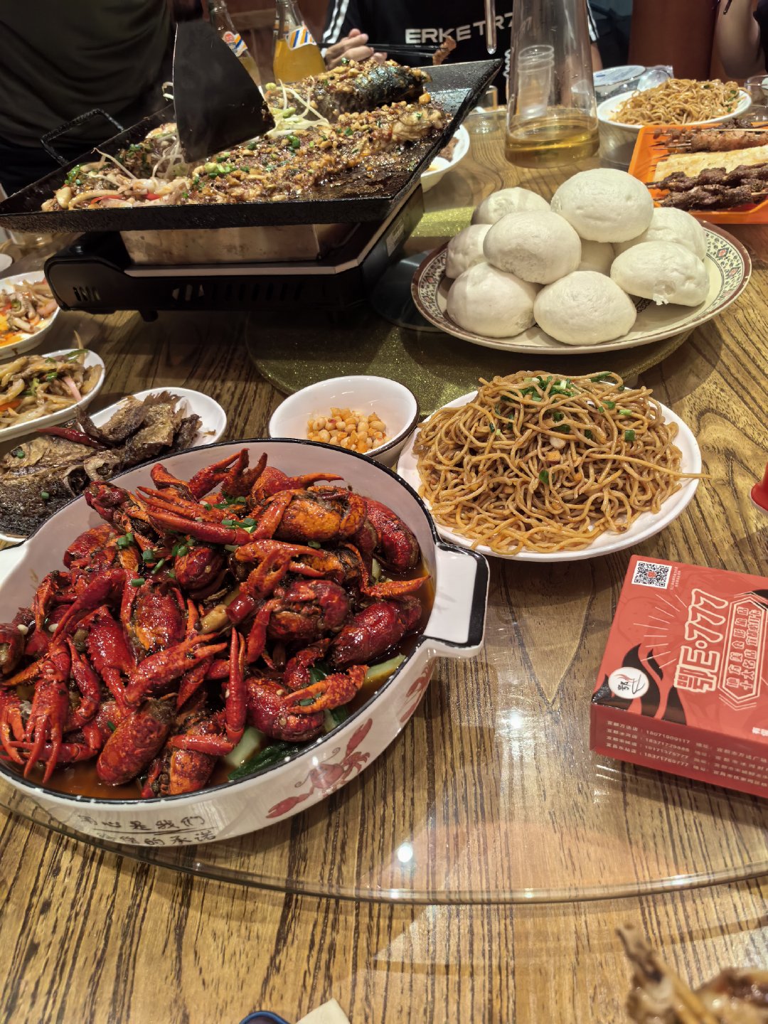 村支书请吃的散伙饭