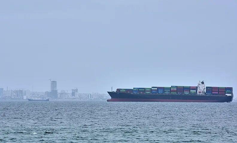 伊朗外长阿拉格齐28号又出来说话了，意思很直白：霍尔木兹海峡那个“七日计划”还在