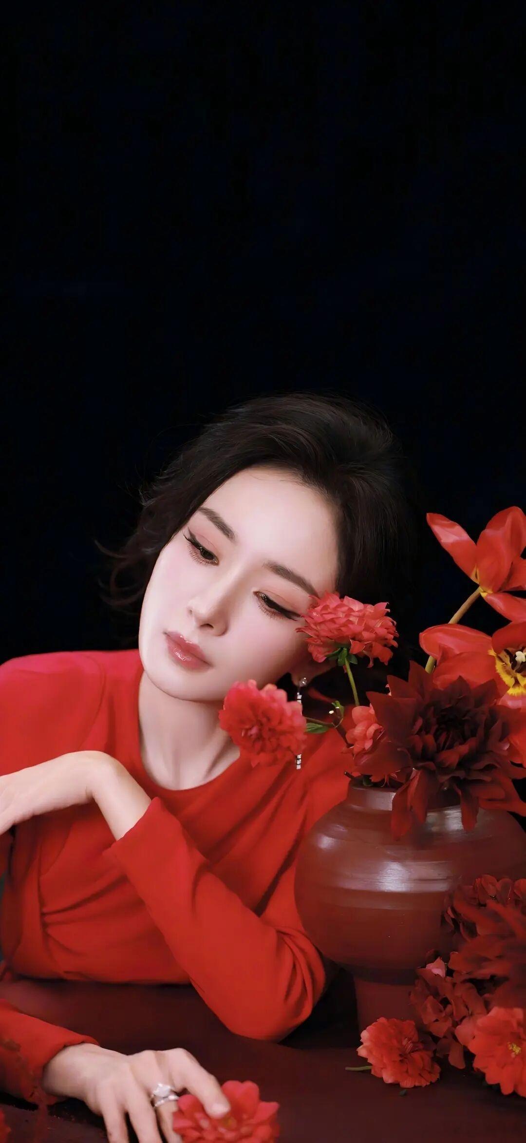 诗幂 话不多却句句到位，不解释、不内耗，这就是杨幂式高情商。 