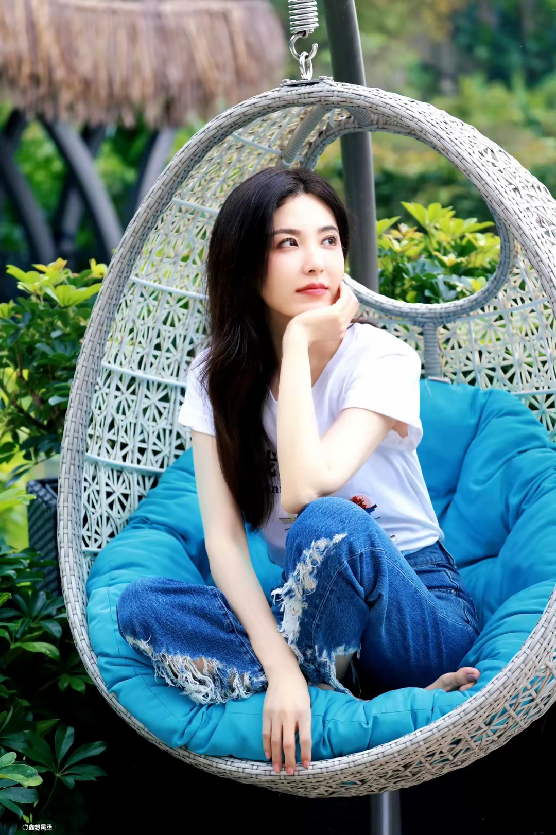 曾黎 把这首诗送给所有的女性们 她用行动诠释对女性的赞美，让我们感受女性的美好！