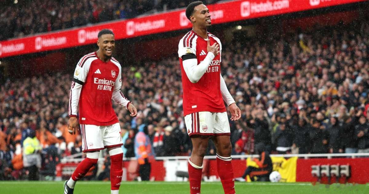 阿森纳 2-0 埃弗顿：孔萨、加布里埃尔破门，卫冕冠军追平曼城曼城不敌阿斯顿维拉