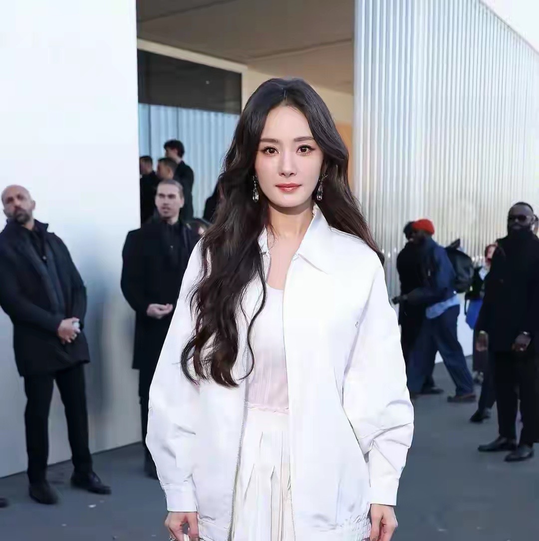 别人的都挺美的，为什么金泰梨的这么离谱 