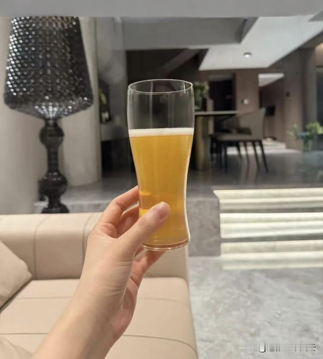 焦虑其实毫无意义，过度思考未来无异于杀死现在的自己。

审视自己，解读自己，理解