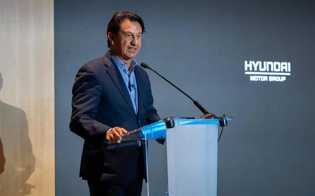 韩国现代汽车CE0比美国主子都着急啊。
现代汽车CEO穆尼奥斯最近急得跳脚，公开