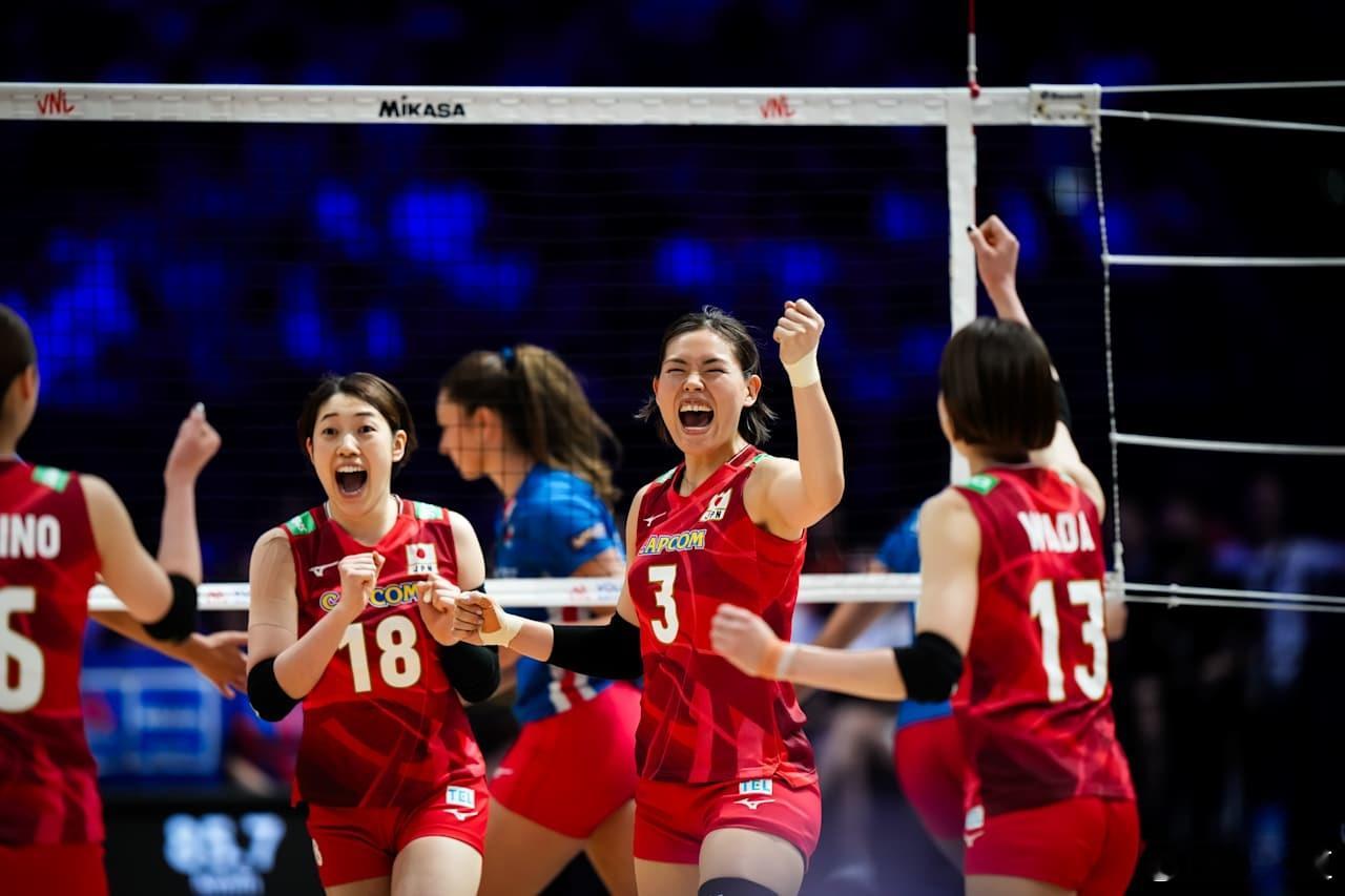 2025世界女排联赛日本女排日本队3-0（25-22/25-17/25-20）捷