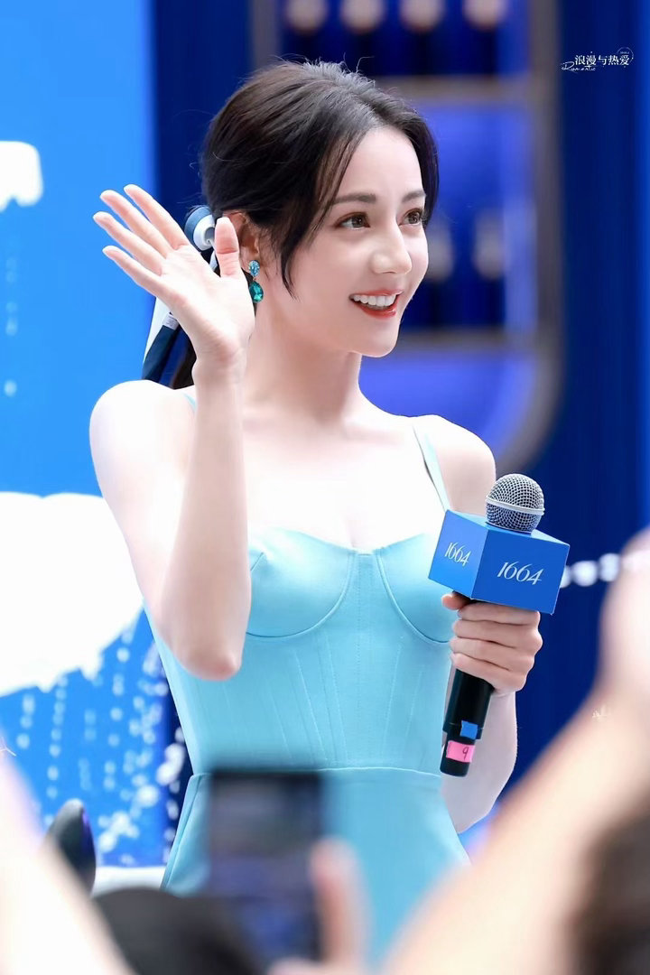 迪丽热巴钰珑 dlrb 迪丽热巴功夫女足 dlrb 迪丽热巴卫蓝“以前做事会想到
