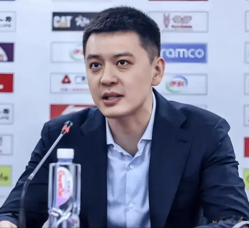 辽宁47分大胜四川，杨鸣点名表扬这3人表现是赢球的关键！
1、鄢手骐状态出色，全