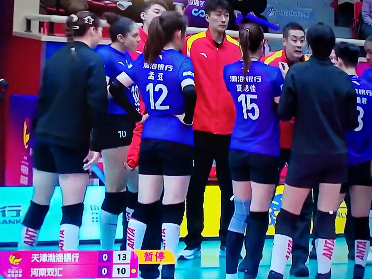 女排排超联赛第十七轮的比赛，天津女排对阵河南女排，天津女排王艺竹，孟豆，夏思佳，