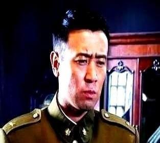 《奸细》这波，结结实实给了“流量迷信”一记响亮的耳光！
1.8%的收视峰值，网络