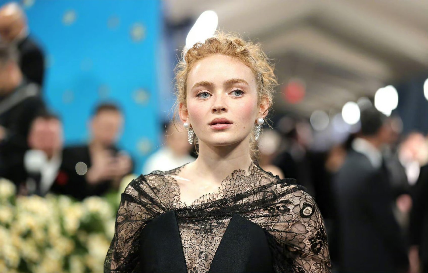 怪奇物语 Sadie Sink亮相MetGala红毯 ​​​