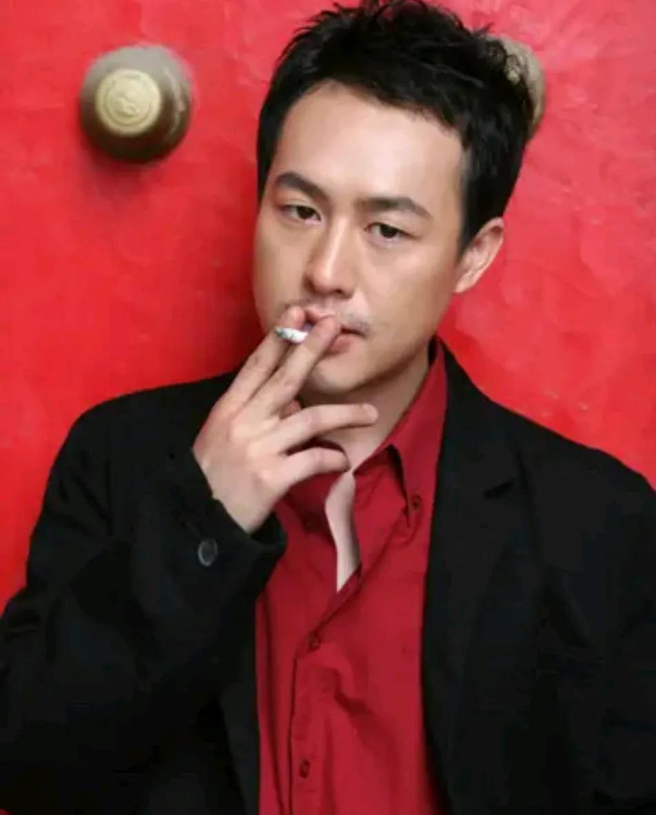 清明上河图密码幸亏播完了。差一点我们就看不到了。投资方应该偷着乐吧。基本上没啥损