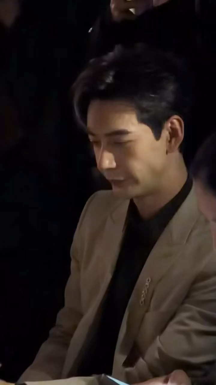 今晚迪奥高珠晚宴上的刘雨昕 陈星旭 周也🈶 