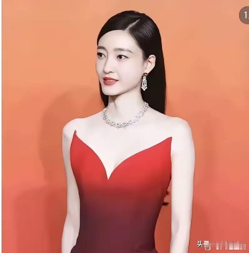 我有一种预感，短剧界以后没有最卷，只有更卷。​娱乐圈的一些女明星们没戏拍，都跑去