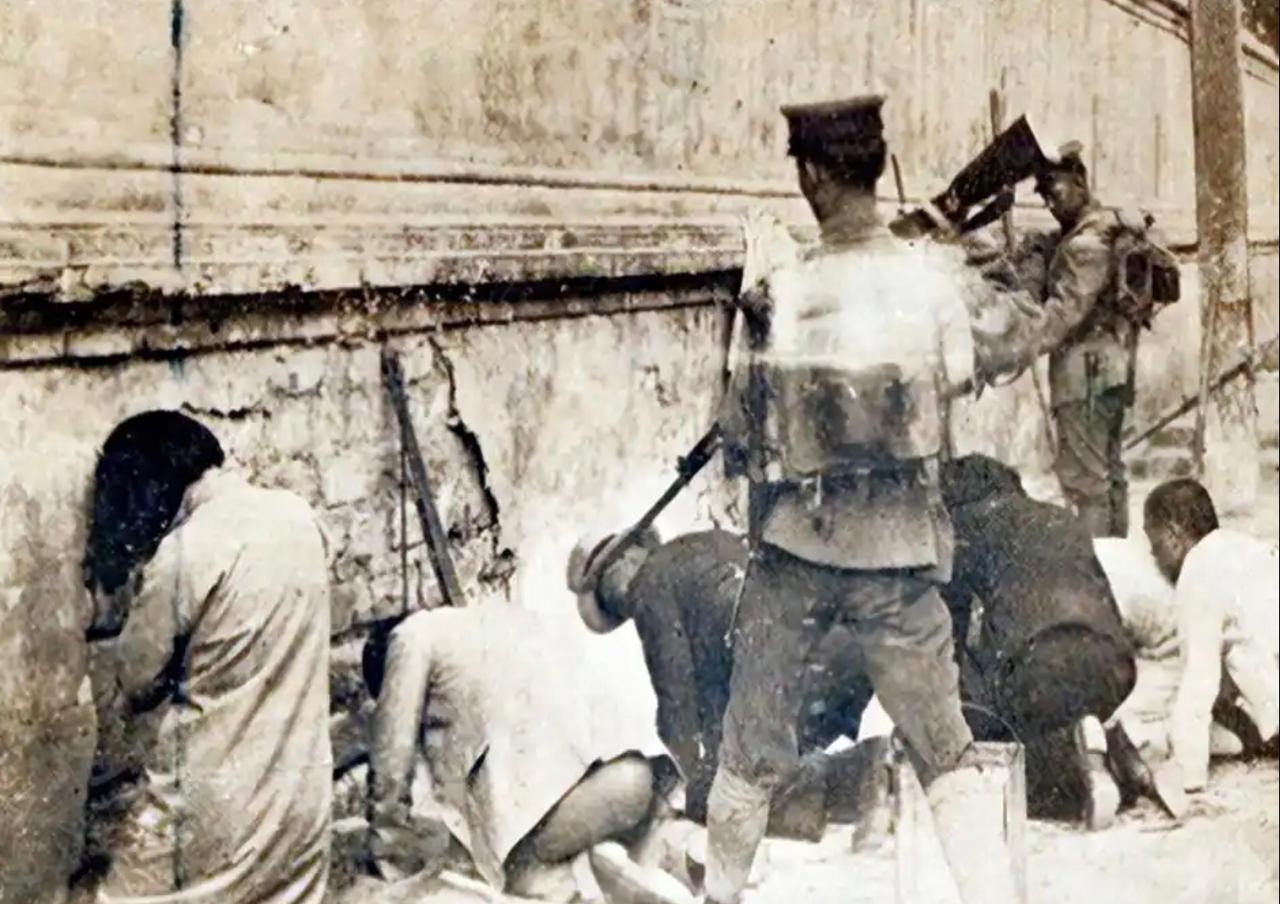 这张照片是1931年“九一八事变”发生后，日军占领沈阳期间留下的罪证。
 
照片