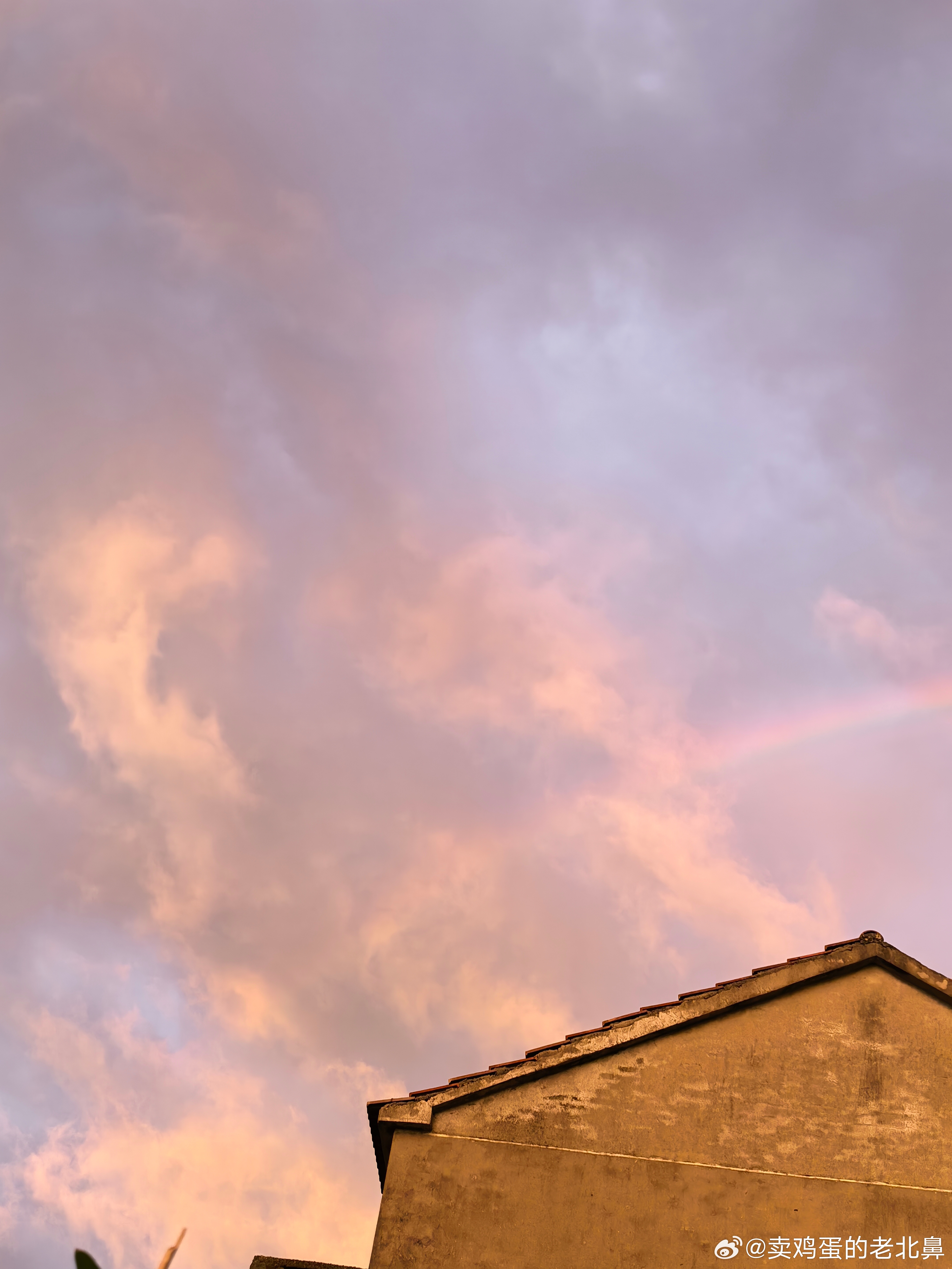 快看。有彩虹🌈 