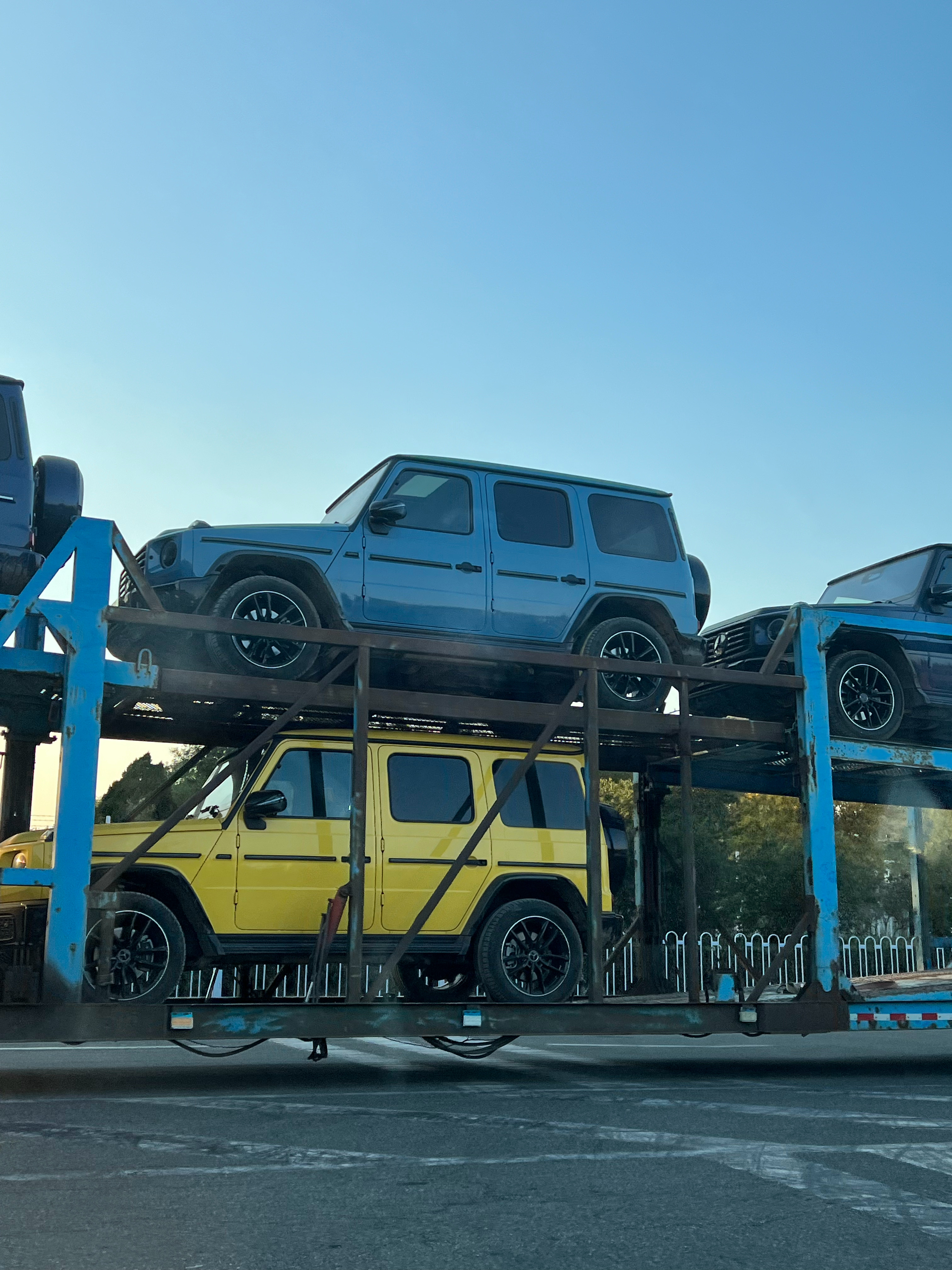 五颜六色的G class如果我买一台G class，我肯定会选一个色彩鲜艳的（做