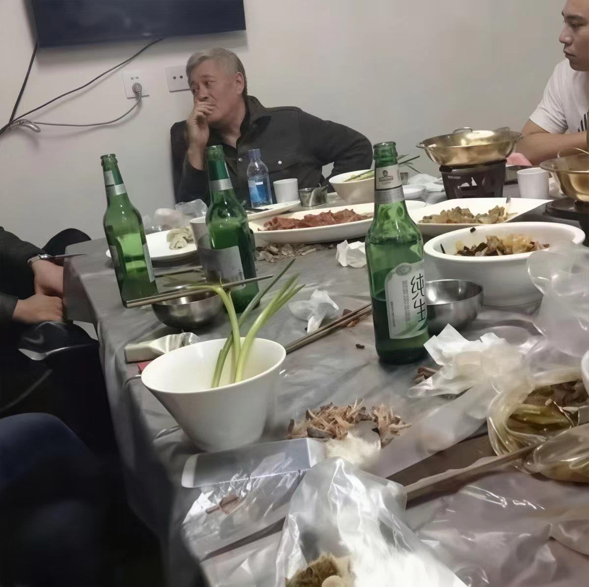 看样子这是不是对这餐吃得有点不满意呢？