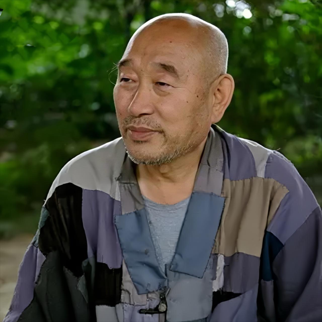 李敖一生桀骜不驯，骂过的人比天上的星星还多，但他对真正的修行者妙祥法师却非常恭敬