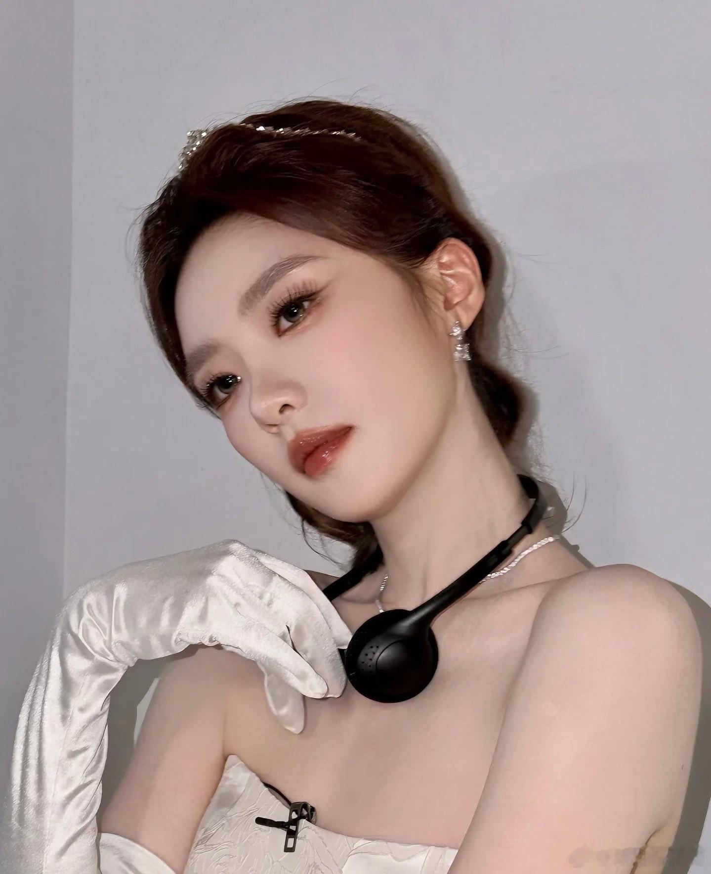 今日美图分享：张月姐姐&出逃公主造型[兔子]浪姐万花筒浪姐 ​​​
