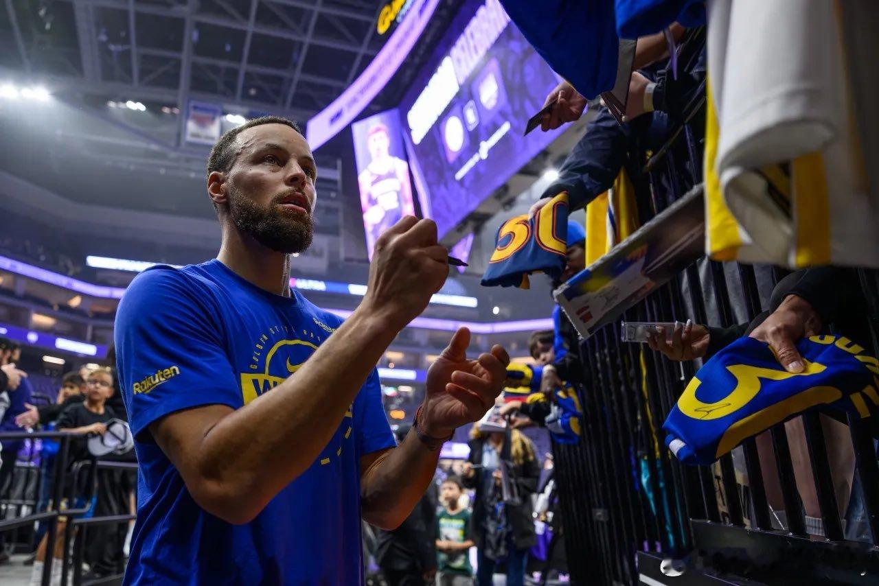 斯蒂芬库里表示，自己职业生涯至今6次在球衣销量上领跑联盟，以及在一支球队17年依