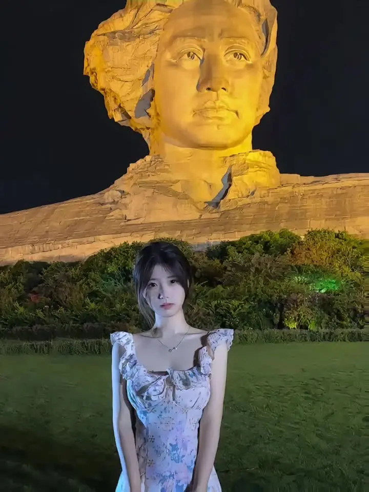 星星的深邃距离 不经意藏在你眼底